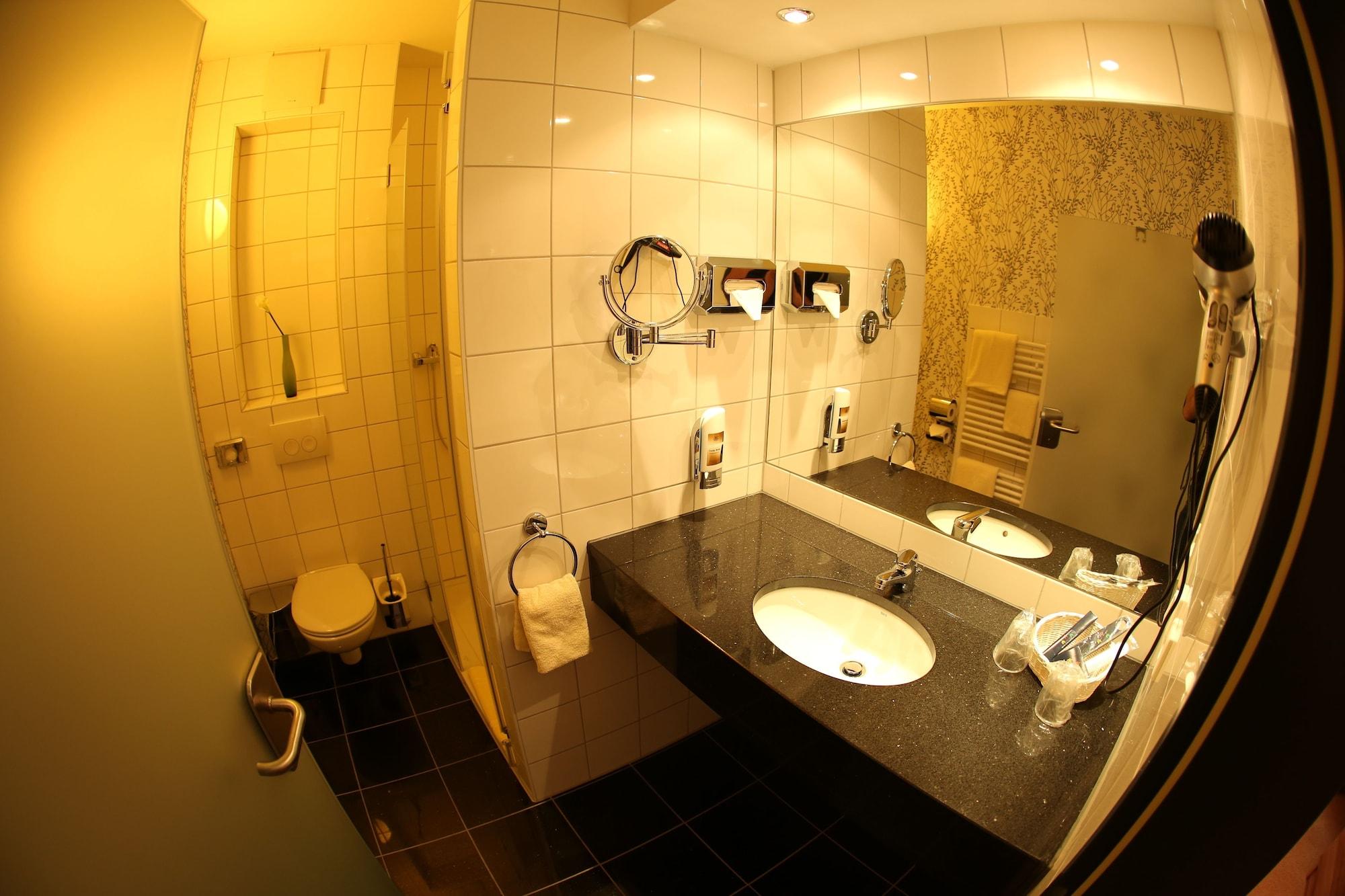 Hotel Sittardsberg Duisburg Bagian luar foto